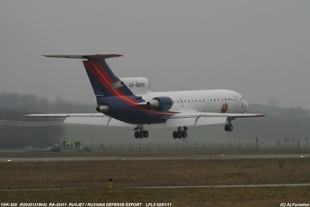 LFLS Grenoble-Isère Yak42d_4520421219...export_d-24d7b63